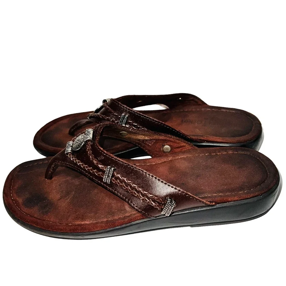 Minnetonka Brown Leather Silverthorne Thong Sandals Women's Size 8
